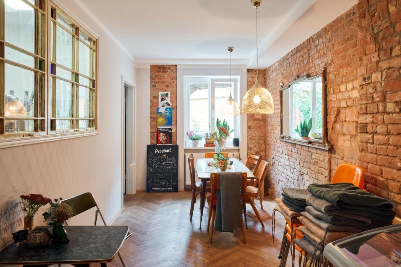 Beautiful And Cozy Remise For Up To 6 Guests * Berlijn